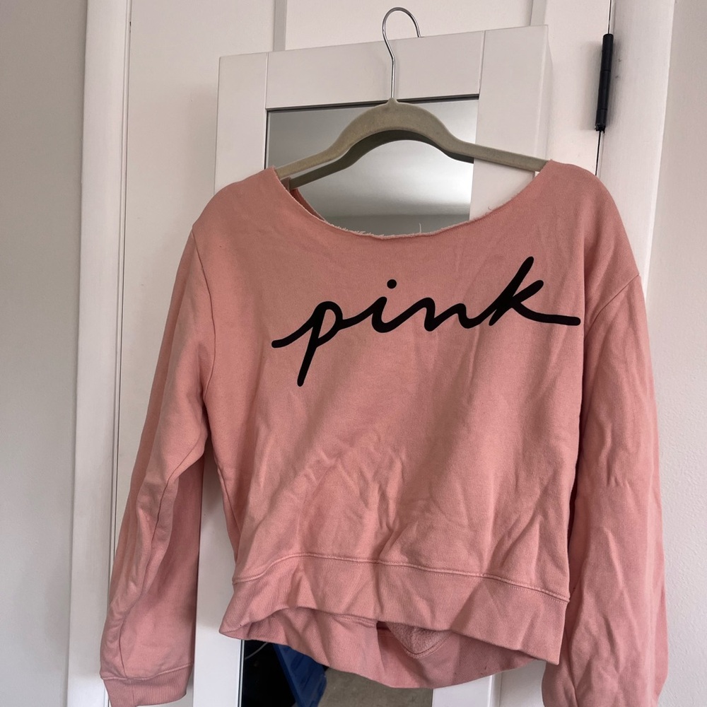 Pink cropped off the shoulder